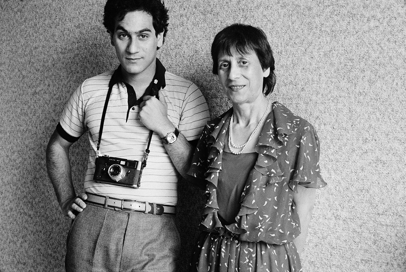 Autoportrait avec ma mère. Paris, 1983 © Patrick Zachmann Magnum Photos