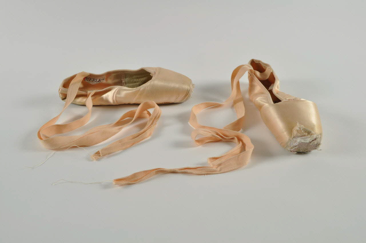 Paire de chaussons de danse classique à pointes © Mucem