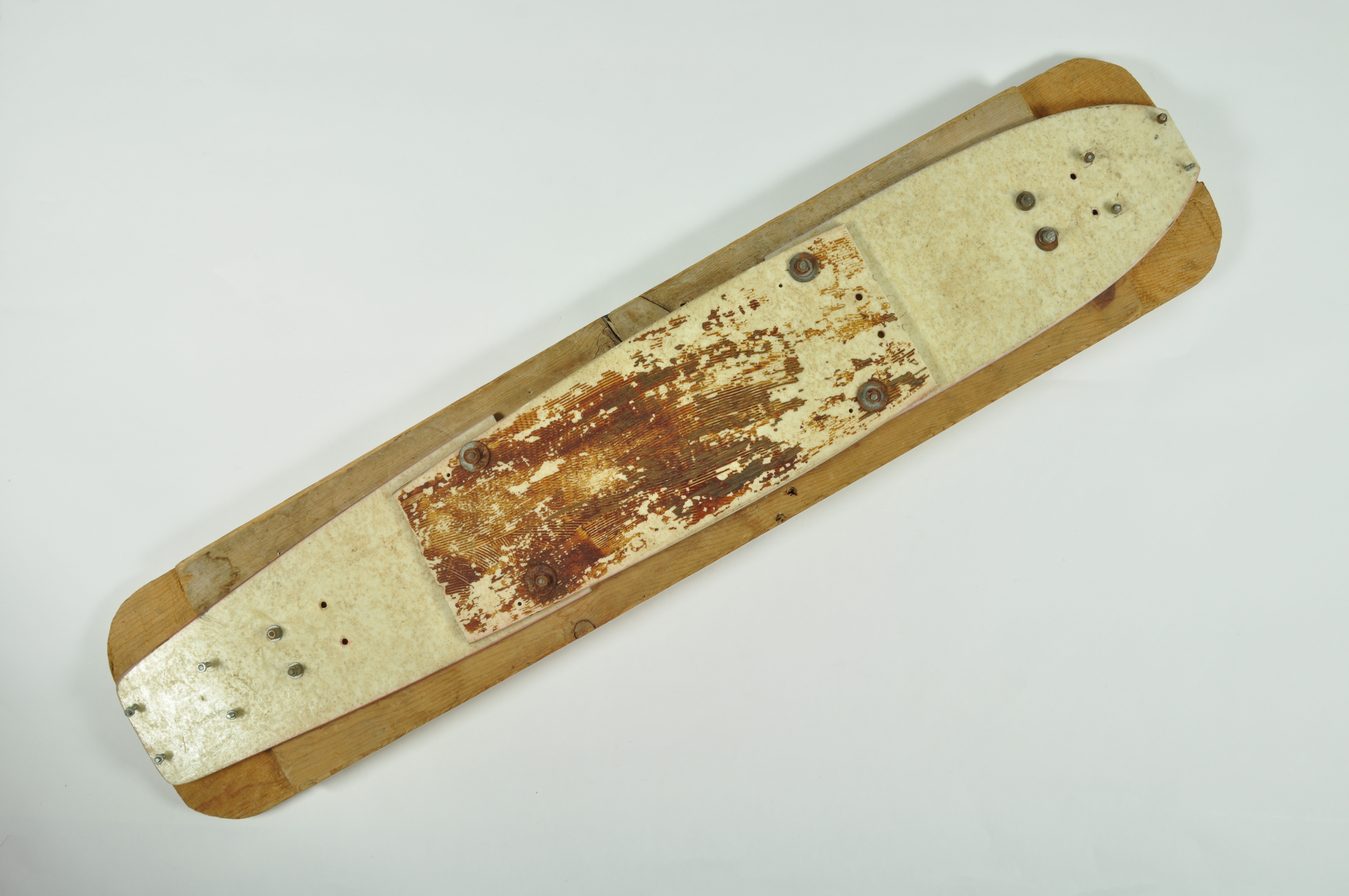Planche de skateboard fabriquée par François Hardouin-Duparc, vers 1977-1980, 2002.35.29, don Hardouin-Duparc. Photo Mucem