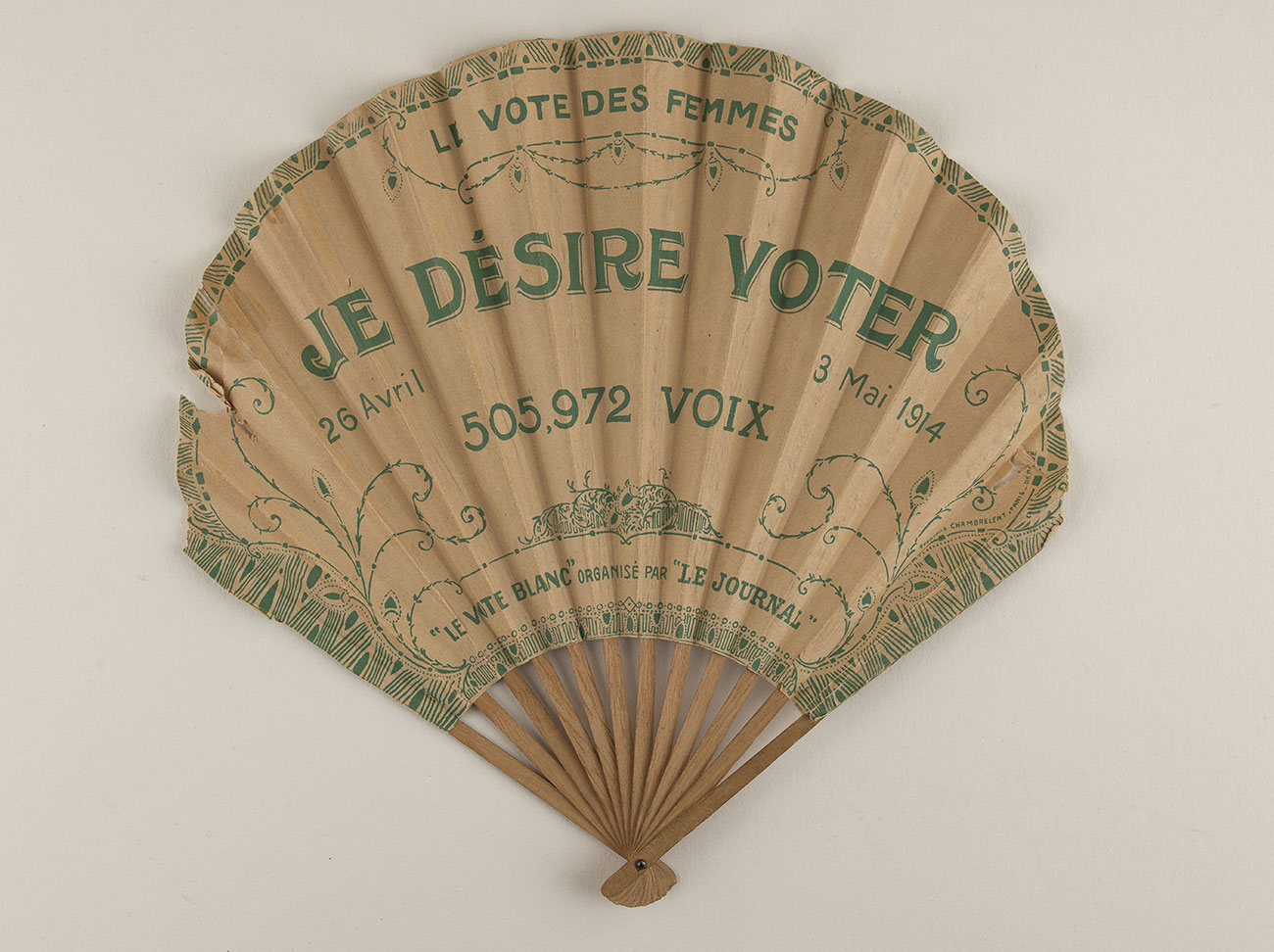 Éventail de suffragette. 1914. Paris, Bibliothèque Marguerite Durand © Bibliothèque Marguerite Durand / Roger-Viollet