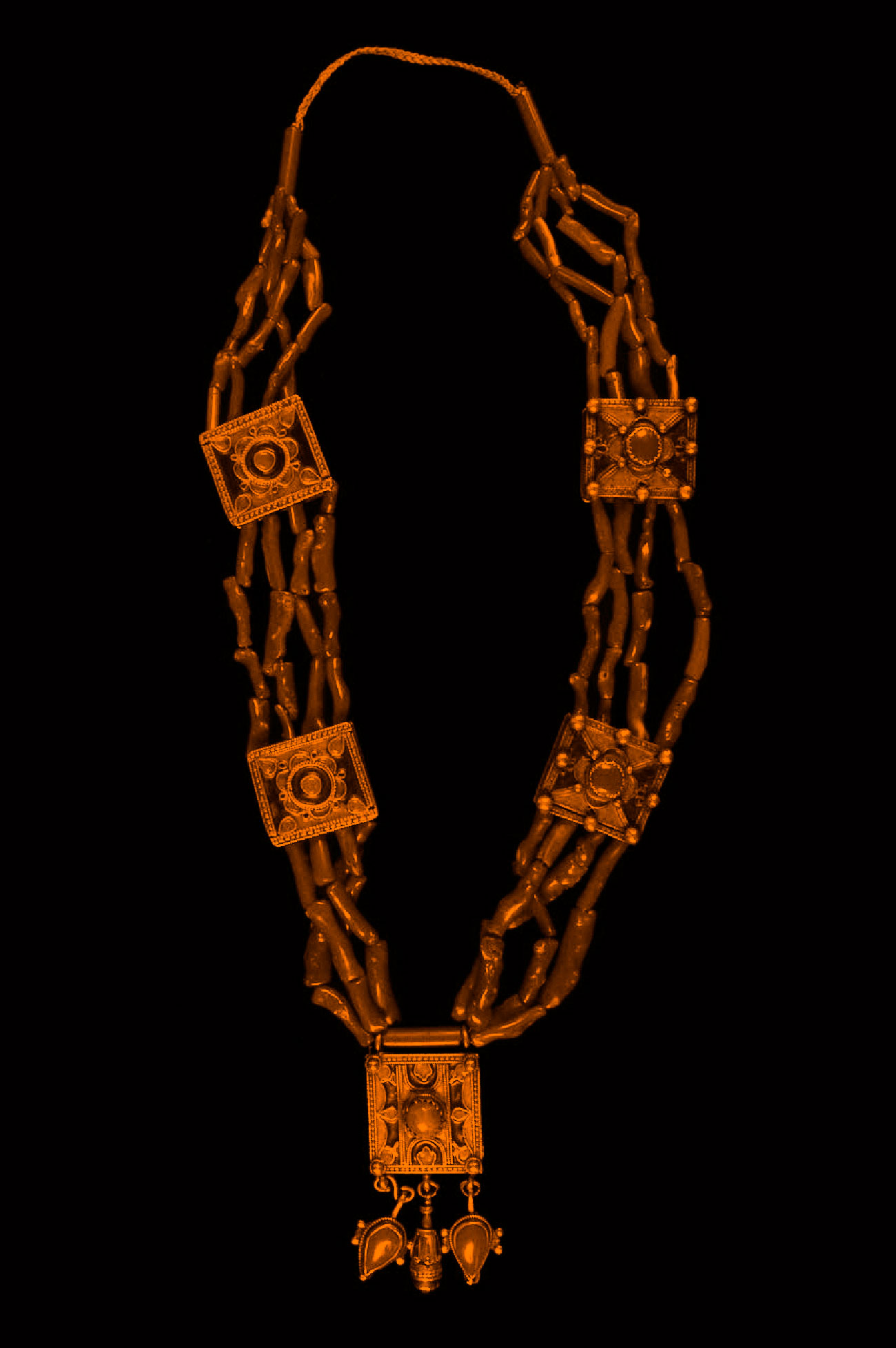 (Tribu des) Beni-Yenni, collier, début du 20e siècle, Mucem