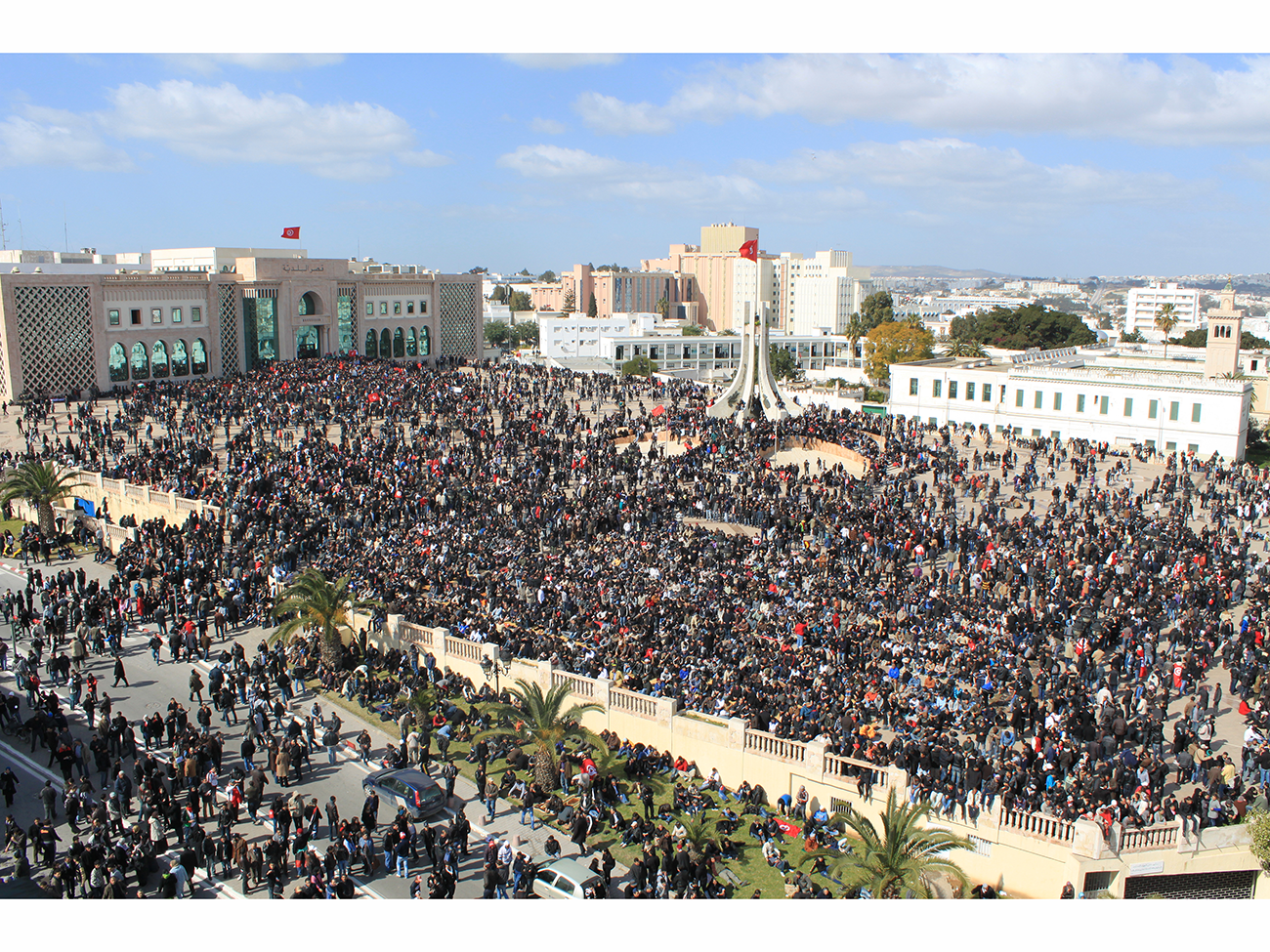 Kasbah 2, place du Gouvernorat à Tunis, février 2011 © Yacine Bousselmi