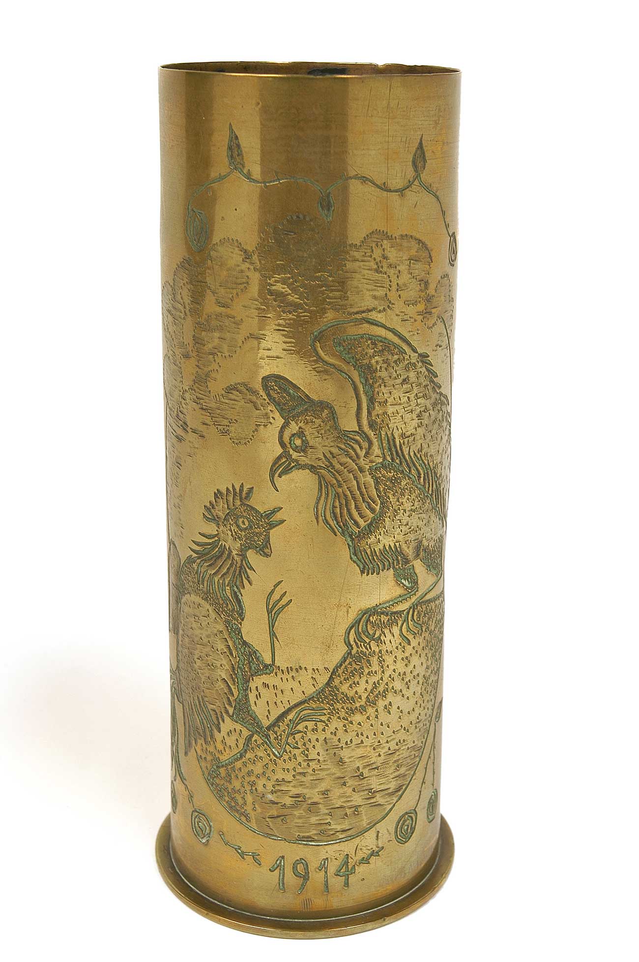 Vase en laiton, 1914, H. 23,5 cm, diam. 9,1 cm © Mucem / Anne Maigret