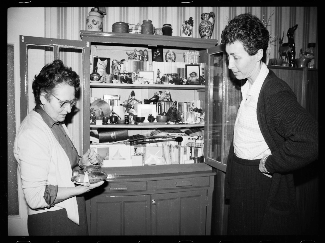 Enquête chez Madame B., veuve d'un ouvrier des papeteries de la Seine, Nanterre, 1986. Photographie d’André Pelle. Mucem, Ph.1986.39.13