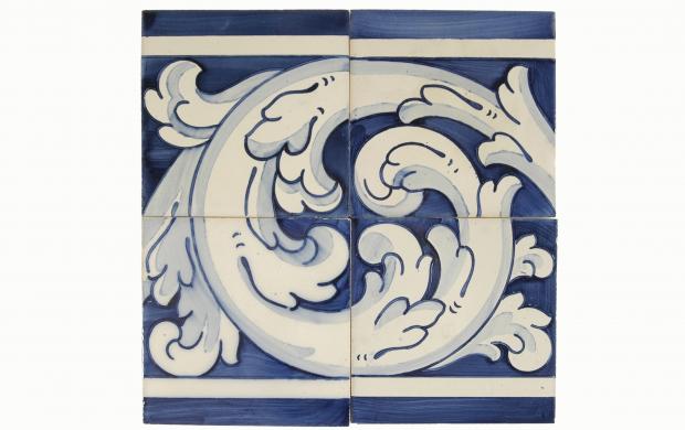 A comme Acanthe. Azulejos de faïence, Portugal, XXe siècle Collection d'ethnologie d'Europe, Muséum national d'histoire naturelle, en dépôt au Mucem © MNHN, photo Mucem